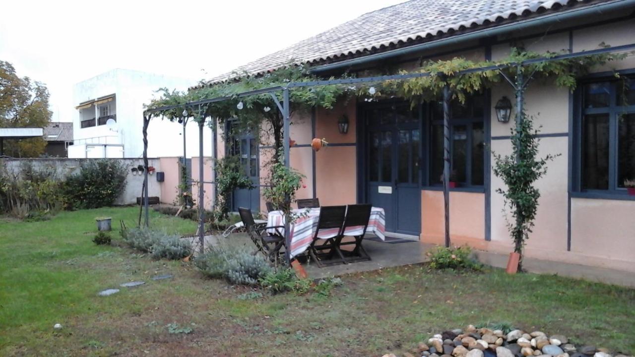 Bed and Breakfast L Atelier Casteljaloux Exteriér fotografie